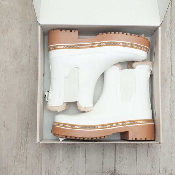 NWT Marc Fisher LTD Fargo Waterproof Faux Fur Trim Boots size 7 - Picture 3 of 10